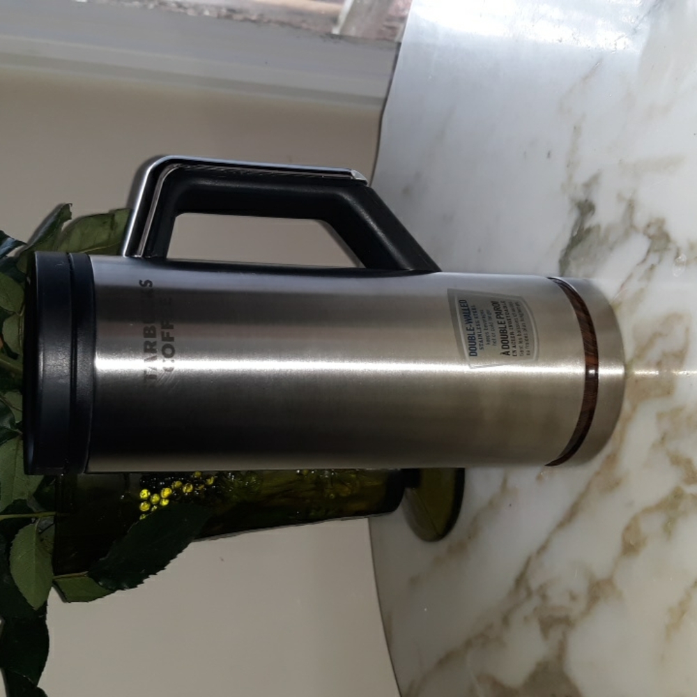 Starbucks "2009" Brushed Aluminum Coffee/Tea Travel Mug 16oz.